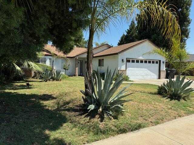 photo 1: 2384 Forest Court, Porterville CA 93257