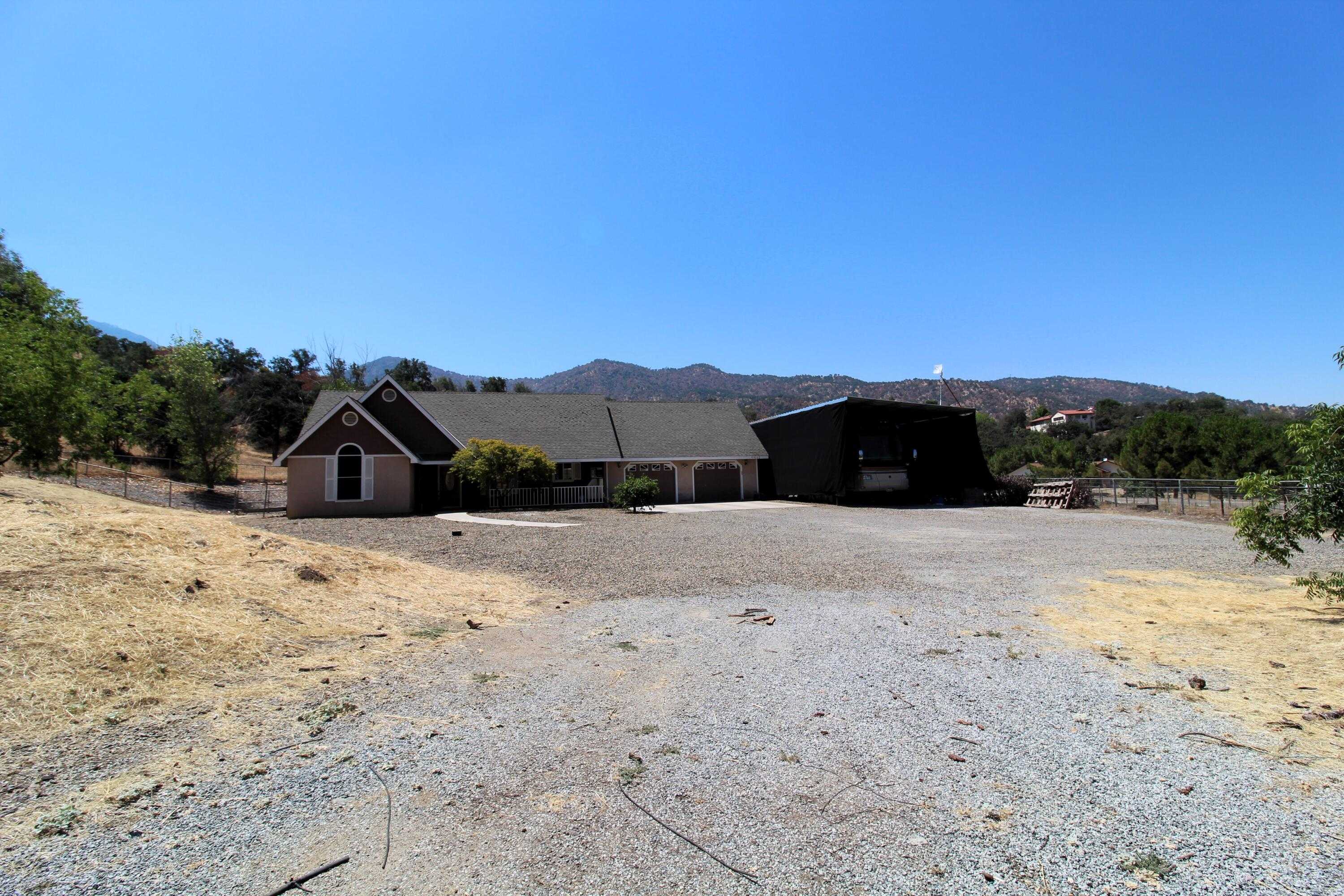 photo 3: 44132 August Drive, Three Rivers CA 93271