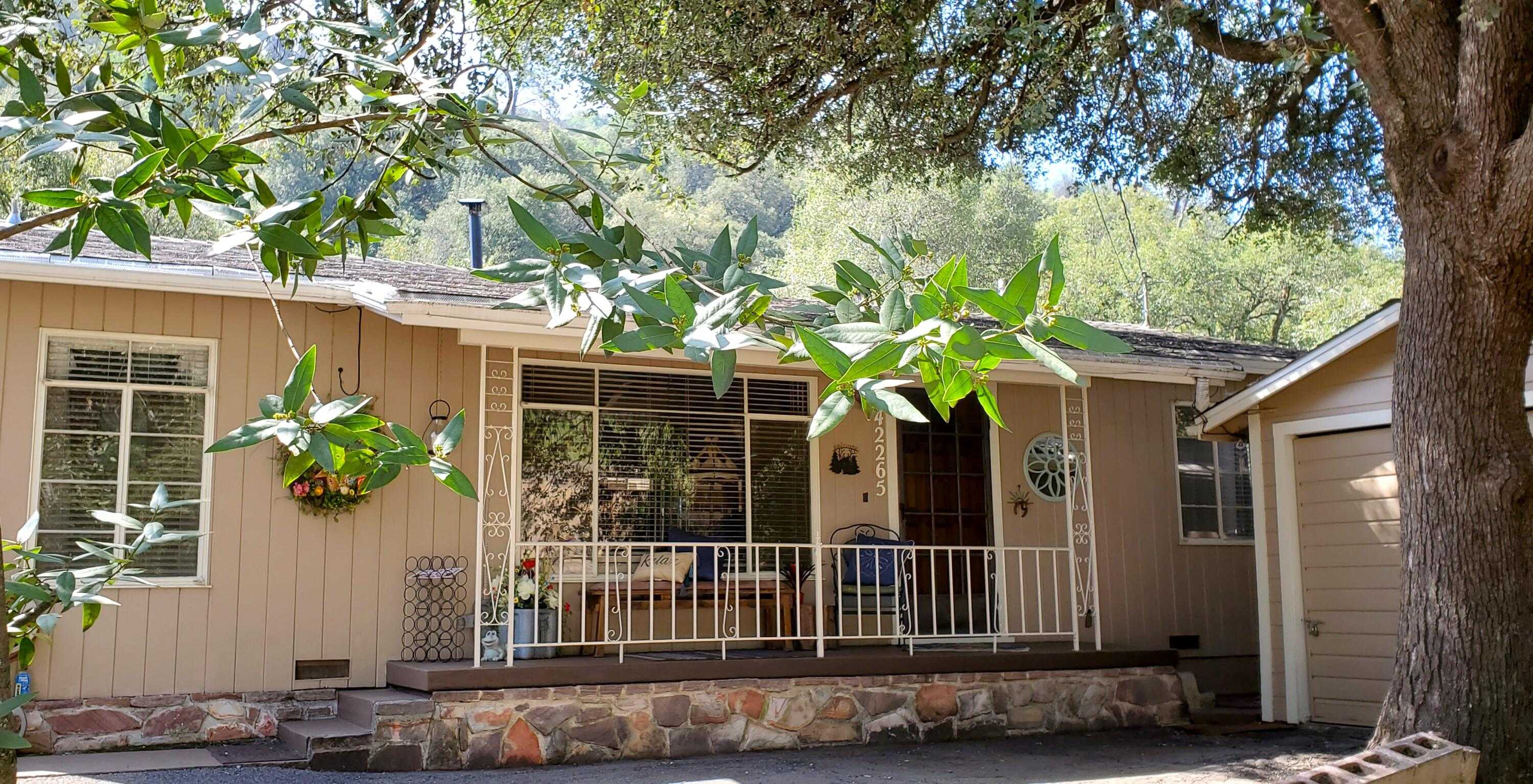 photo 1: 42265 Hot Springs Court, California Hot Springs CA 93207