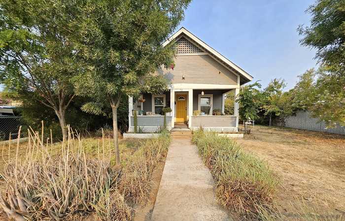 photo 1: 73 N E Street, Porterville CA 93257