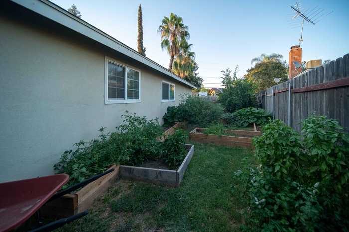 photo 31: 1462 W Forest Lane, Porterville CA 93257