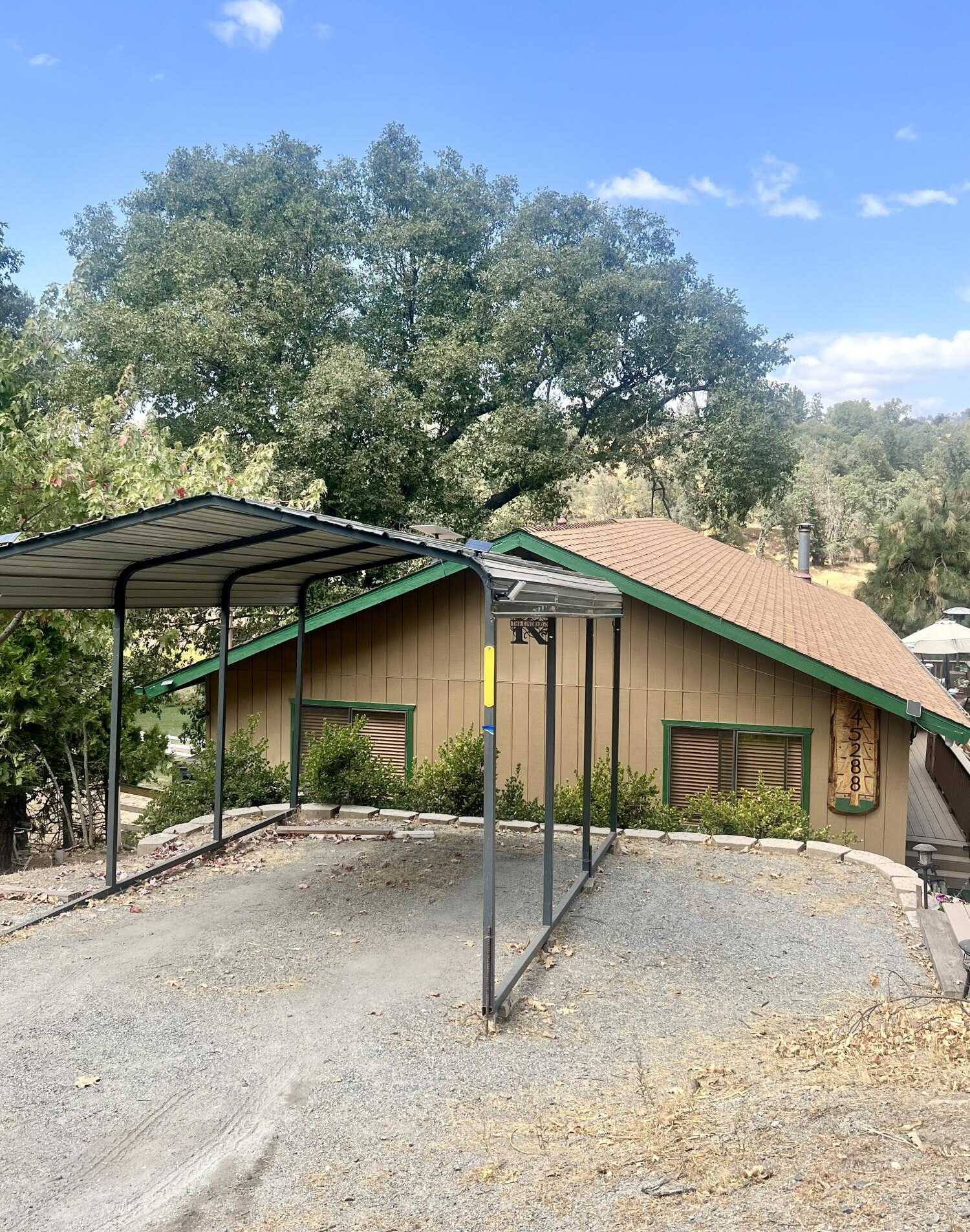 photo 2: 45288 Manter Meadow Drive, California Hot Springs CA 93207