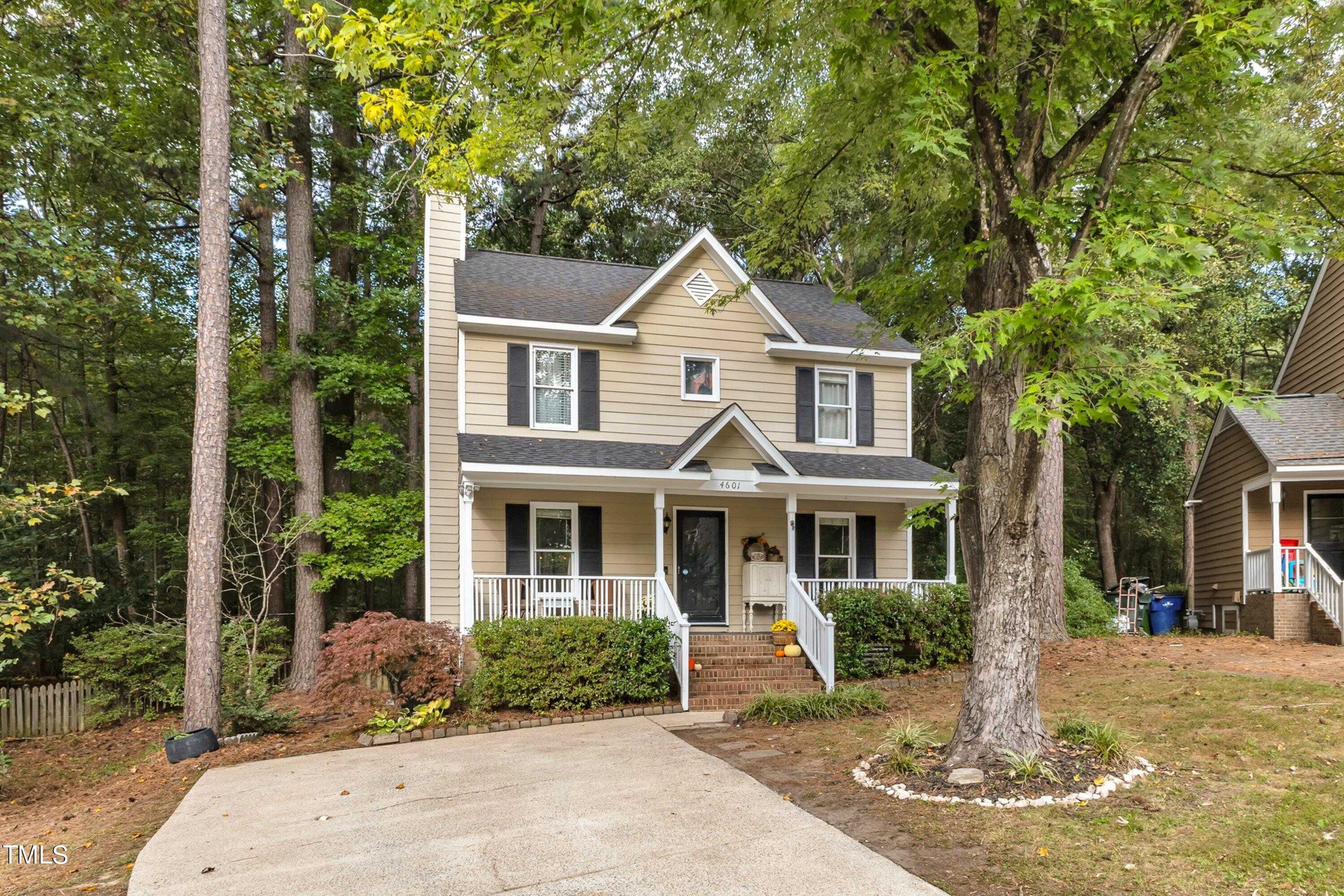 photo 1: 4601 Ellsmere Lane, Raleigh NC 27604