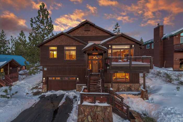 photo 1: 12530 Pinnacle Loop, Truckee CA 96161