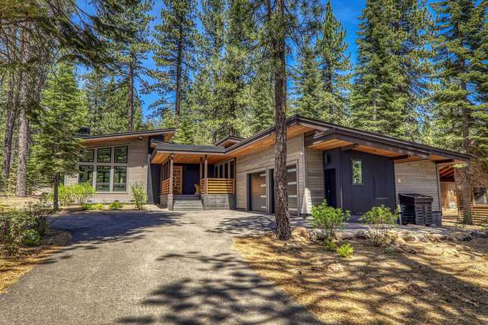 photo 1: 11244 Comstock Drive, Truckee CA 96161