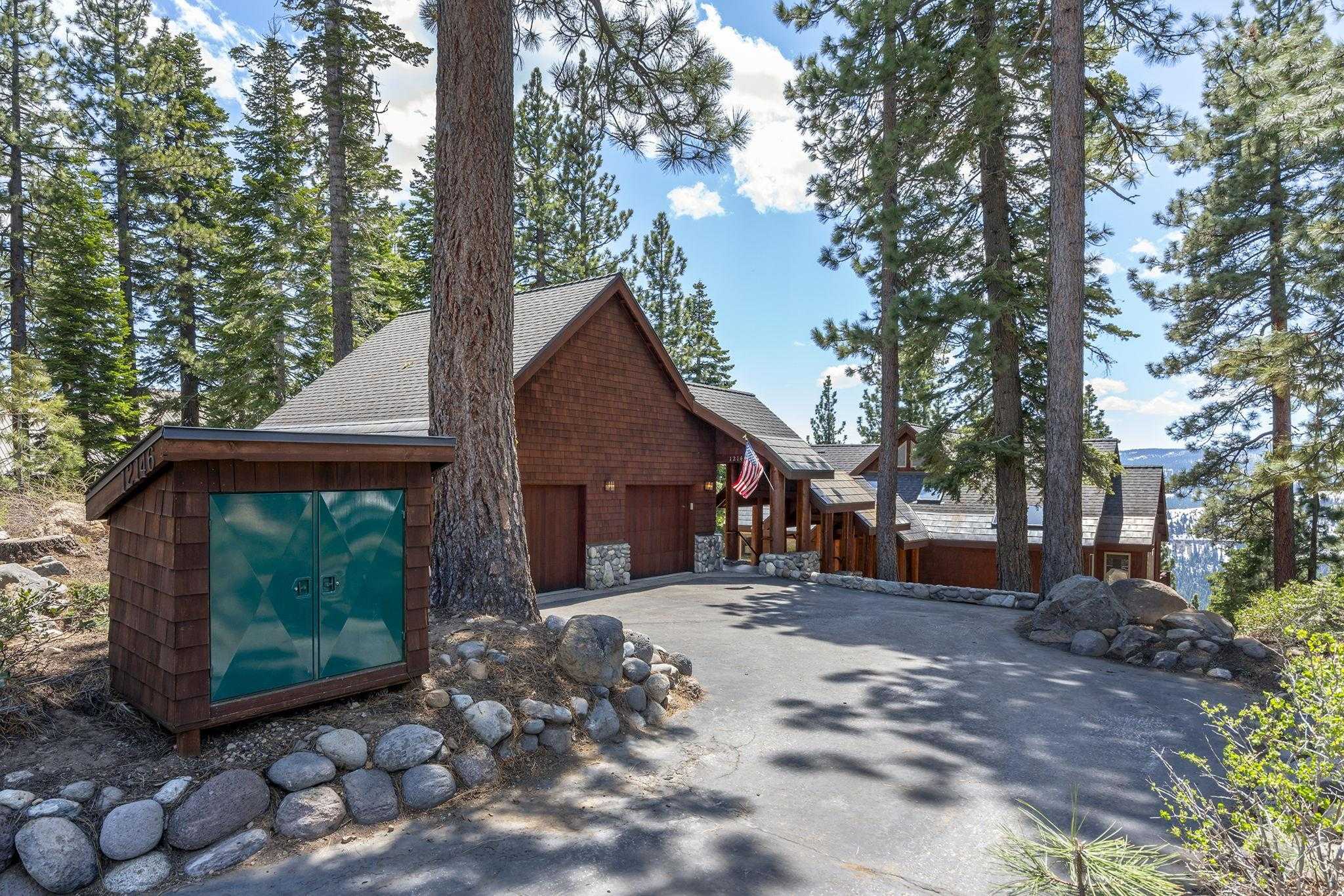 photo 3: 12146 Skislope Way, Truckee CA 96161