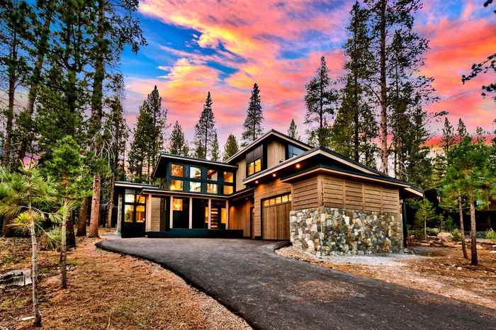 photo 1: 11620 Ghirard Road, Truckee CA 96161