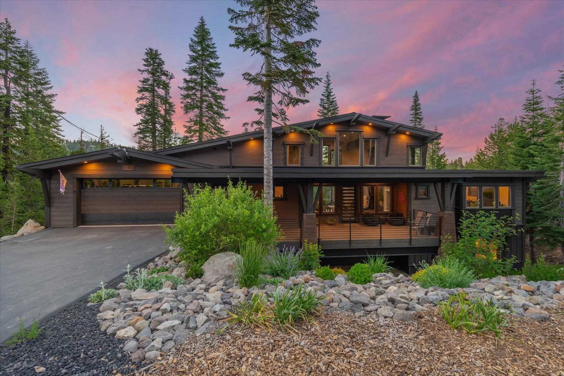 photo 1: 15339 Skislope Way, Truckee CA 96161