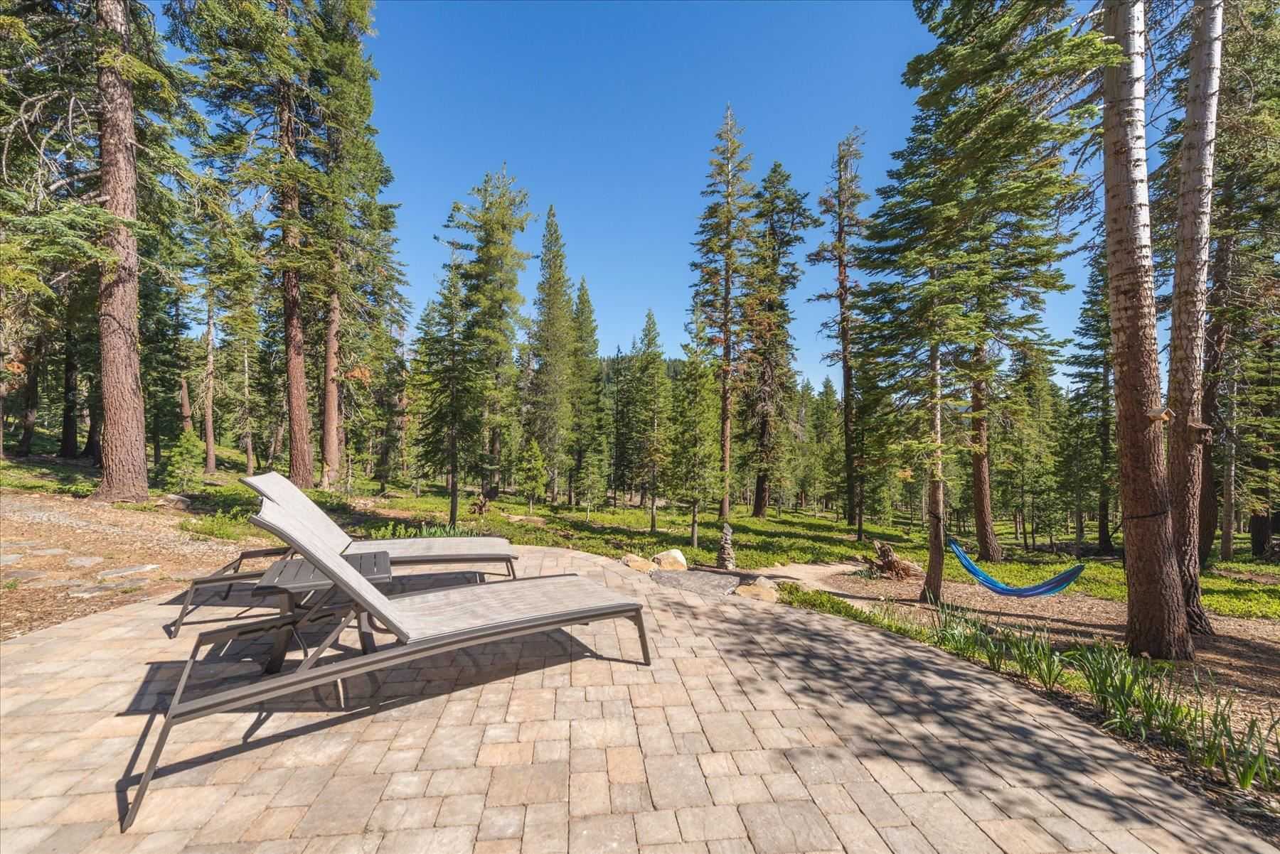 photo 3: 15339 Skislope Way, Truckee CA 96161