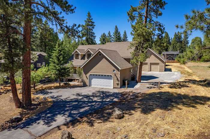 photo 1: 15698 Saint Albans Place, Truckee CA 96161