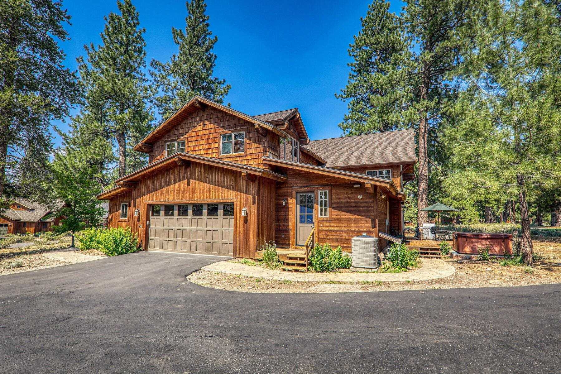 photo 2: 12483 Lookout Loop, Truckee CA 96161