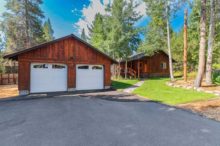 photo 1: 11737 Deerfield Drive, Truckee CA 96160