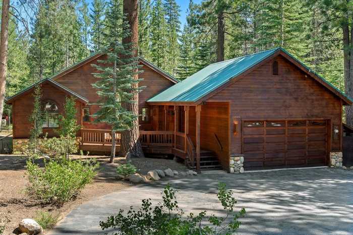 photo 1: 11886 Snowpeak Way, Truckee CA 96161