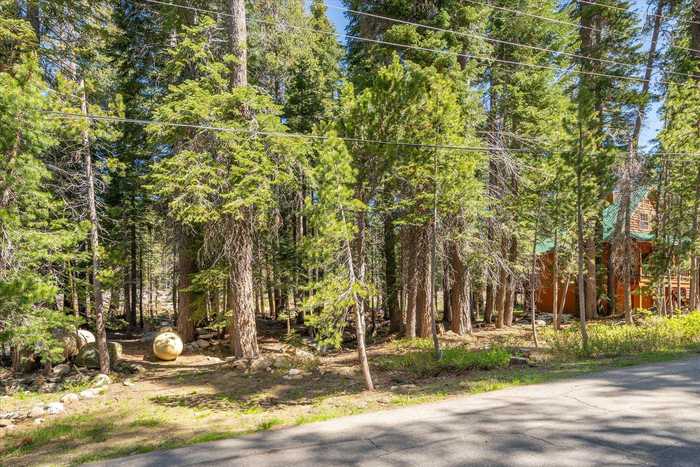 photo 2: 51847 Tamarack Crescent, Soda Springs CA 95728