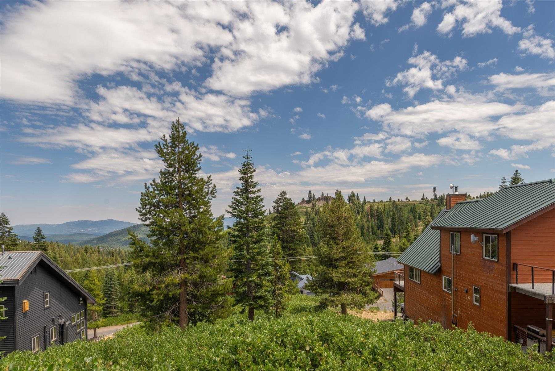 photo 2: 15644 Skislope Way, Truckee CA 96161