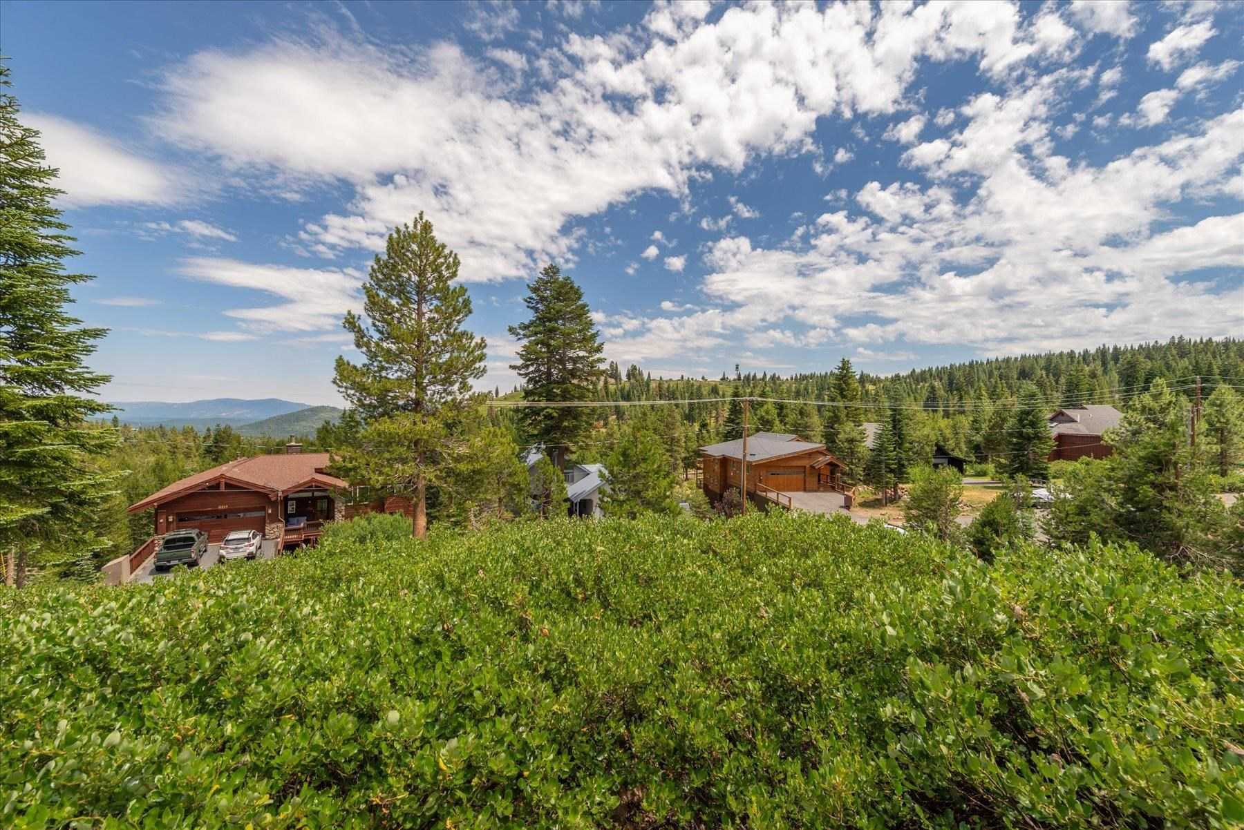 photo 3: 15644 Skislope Way, Truckee CA 96161