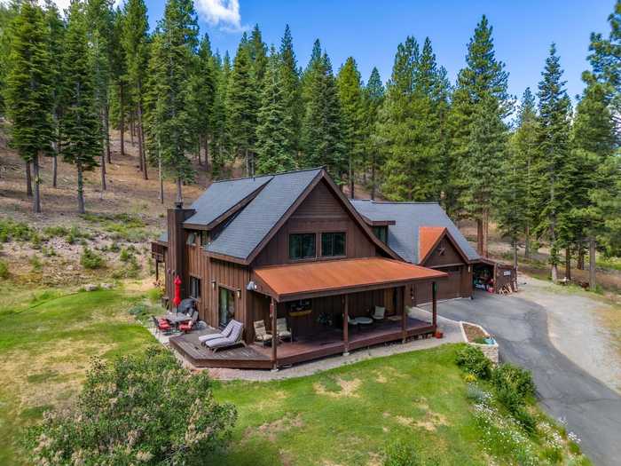 photo 1: 11098 Somerset Drive, Truckee CA 96161