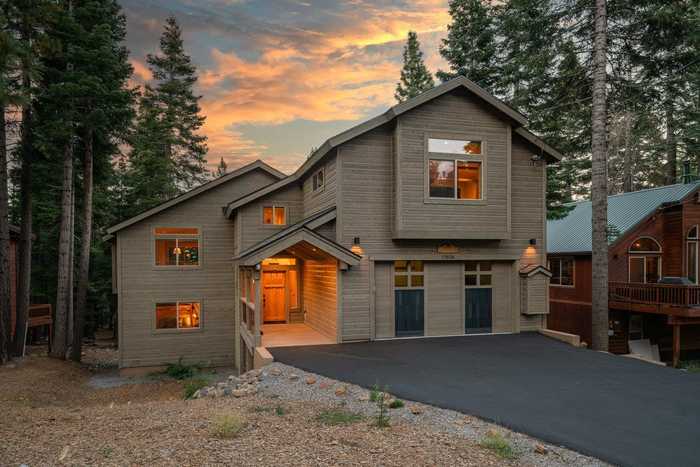 photo 1: 13626 Pathway Avenue, Truckee CA 96161