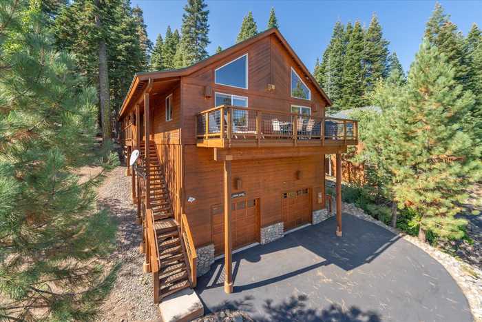 photo 1: 14033 Pathway Avenue, Truckee CA 96161