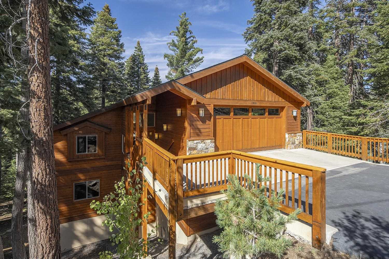 photo 1: 13808 Pathway Avenue, Truckee CA 96161