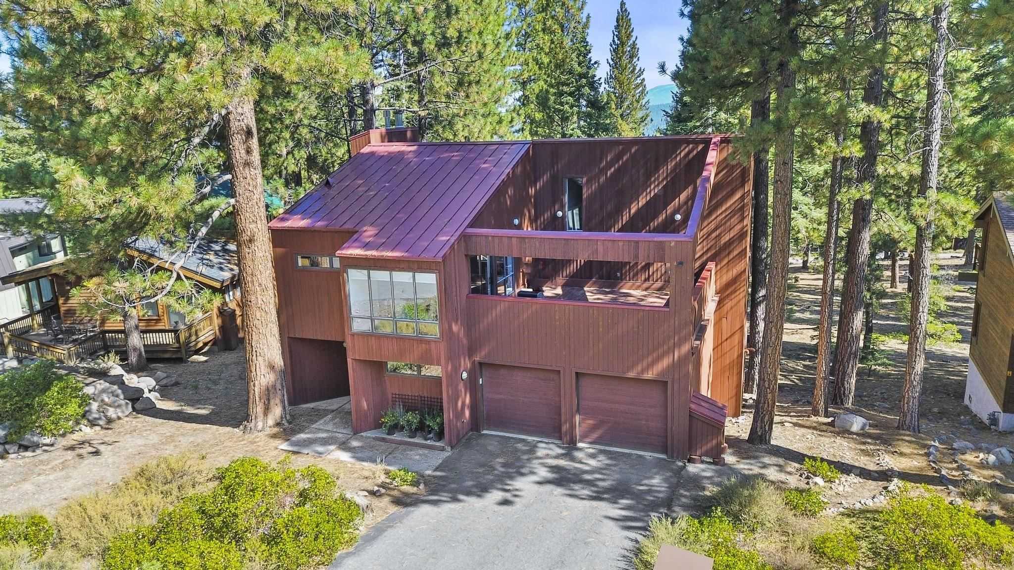 photo 2: 1626 Deer Path, Truckee CA 94616