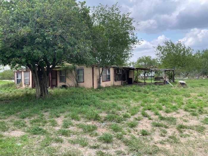 photo 2: 301 E Thompson Street, Hebbronville TX 78361