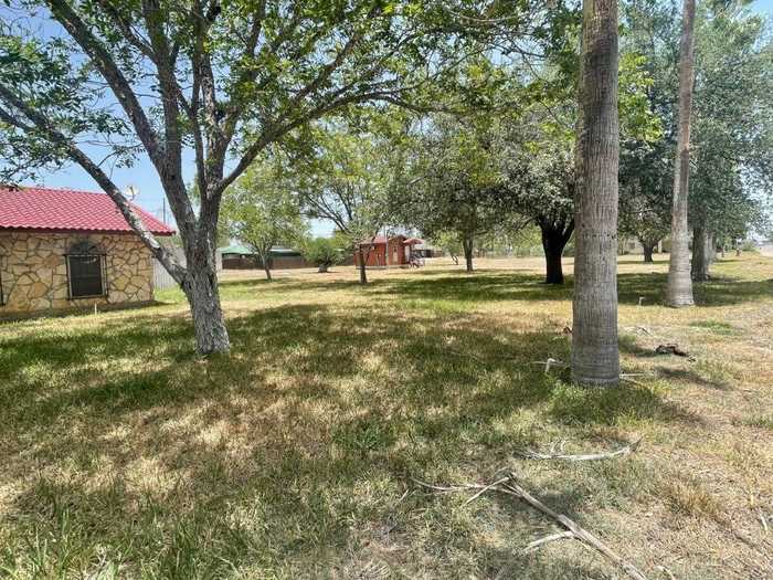 photo 2: 610 W Kohler Street, Hebbronville TX 78361