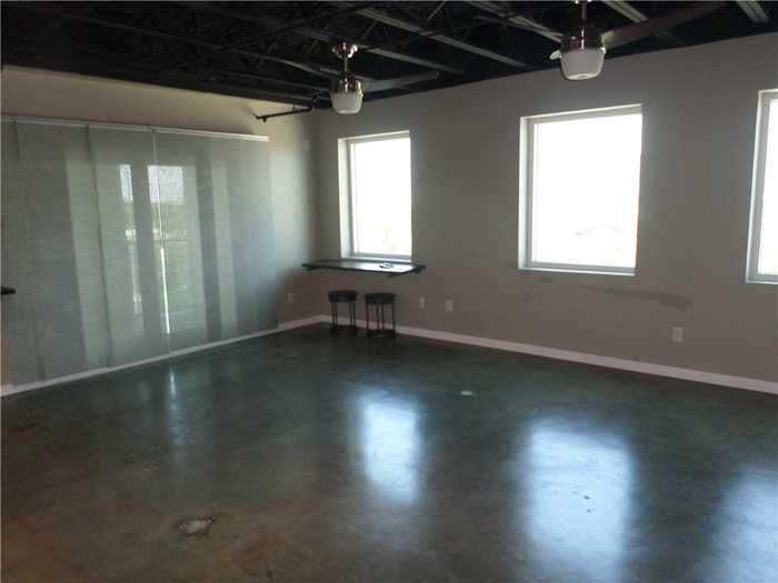 photo 2: 901 N Upper Broadway Street Unit 306, Corpus Christi TX 78401