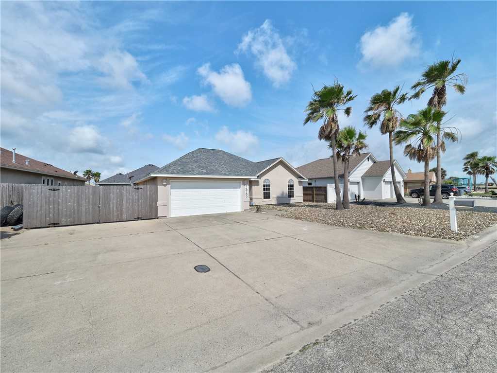 photo 2: 14753 Dasmarinas Drive, Corpus Christi TX 78418