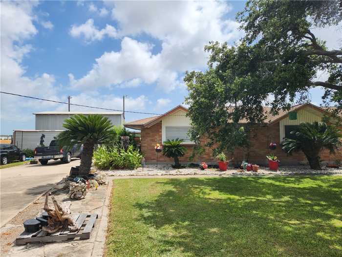 photo 2: 6656 Yorktown Boulevard, Corpus Christi TX 78414