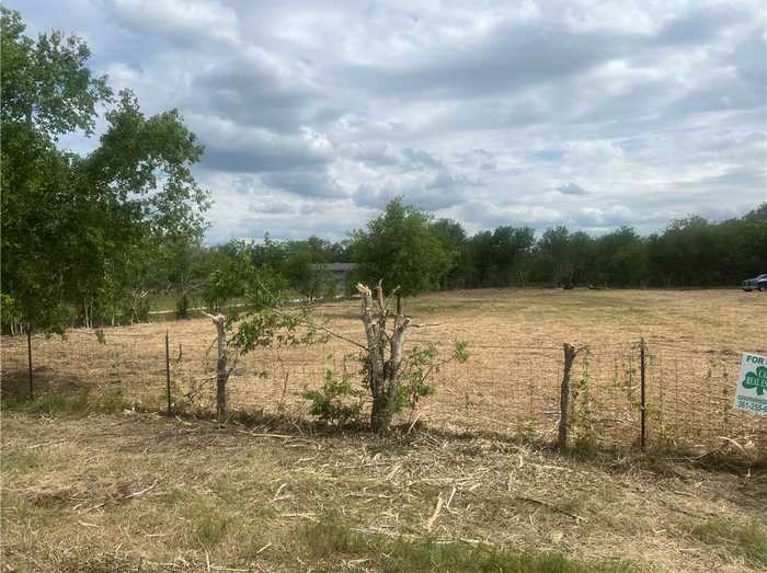 photo 1: 283 N Shore, Mathis TX 78368