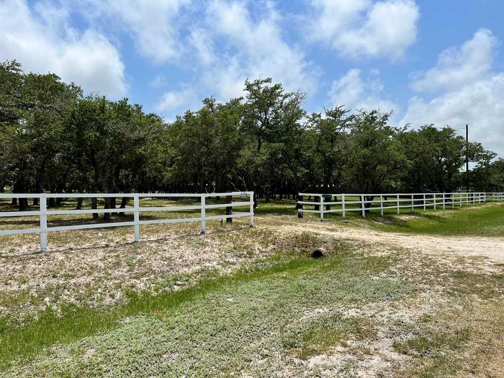 photo 3: 1413 W Corpus Christi Street, Rockport TX 78382