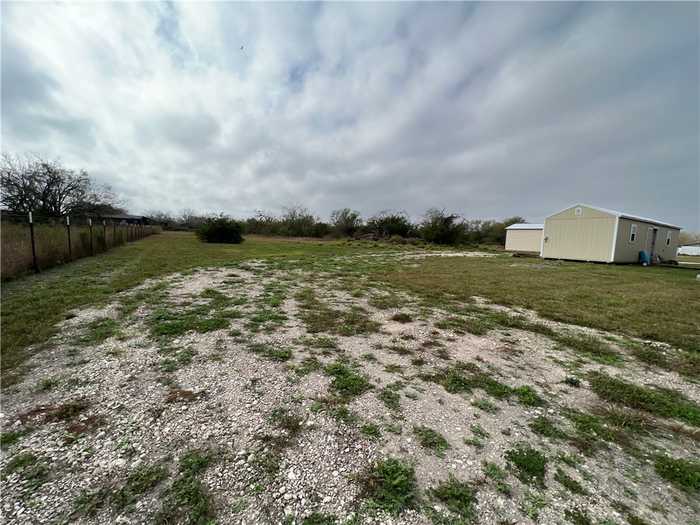 photo 16: 202 Cty road 3061, Orange Grove TX 78372