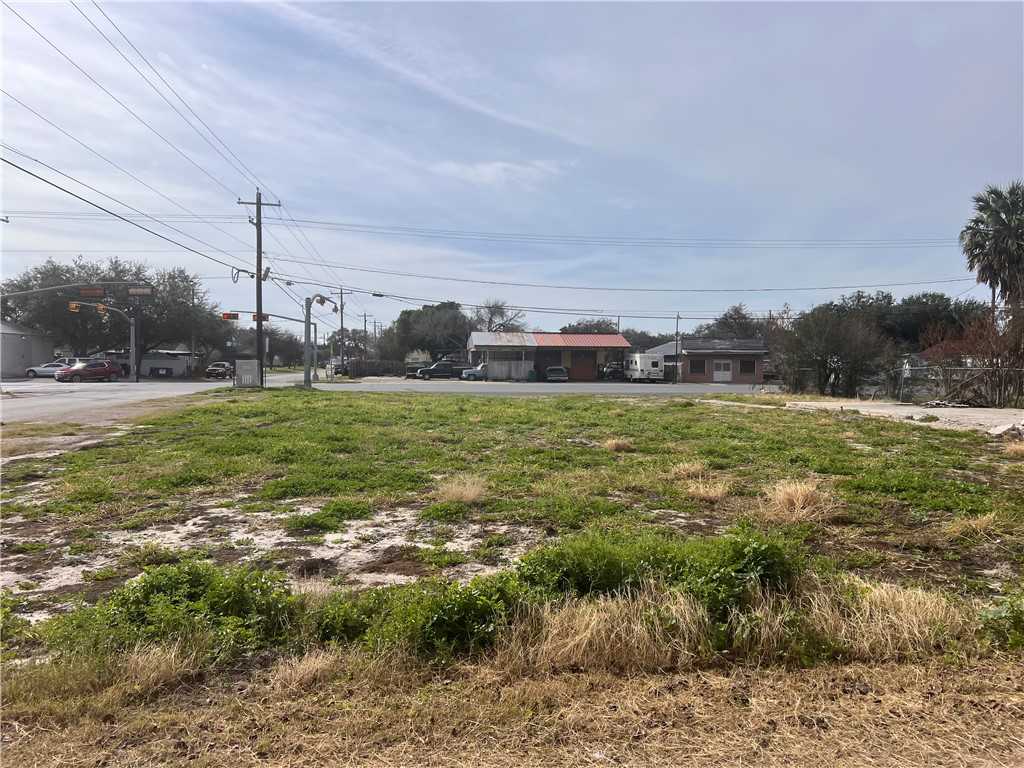 photo 1: 302 W Rice Street, Falfurrias TX 78355