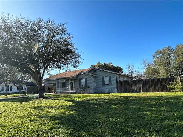 photo 1: 901 E Fannin Street, Beeville TX 78102