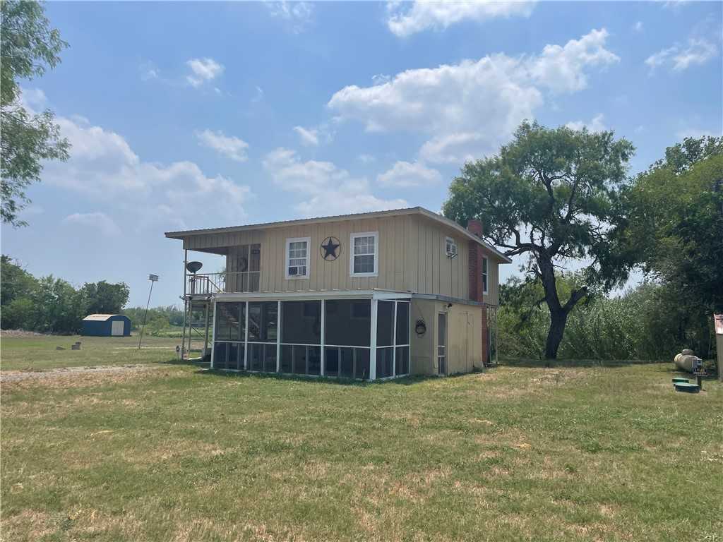 photo 2: 167 Buckeye Knoll Road, George West TX 78022