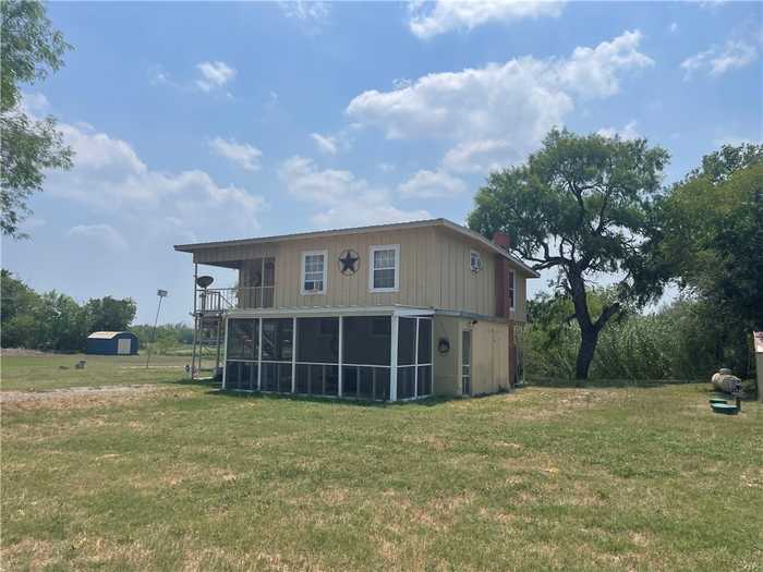 photo 2: 167 Buckeye Knoll Road, George West TX 78022