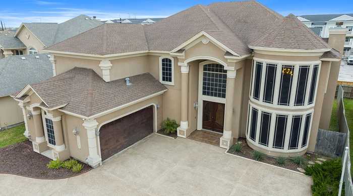 photo 2: 6522 Miranda Drive, Corpus Christi TX 78414