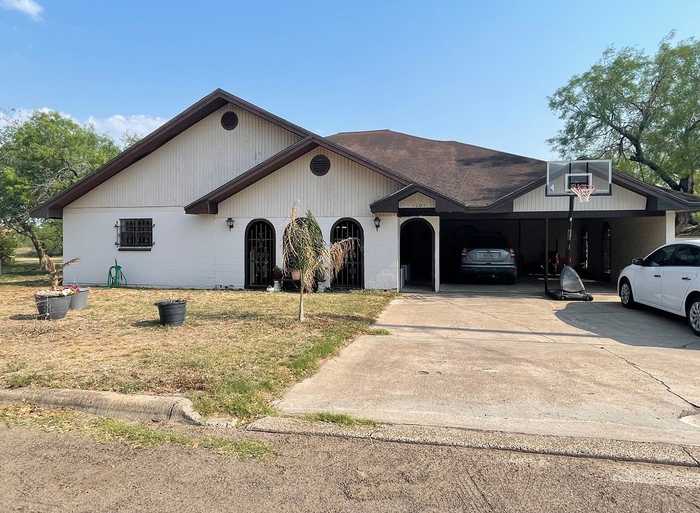 photo 1: 1205 W Harald Street, Hebbronville TX 78361