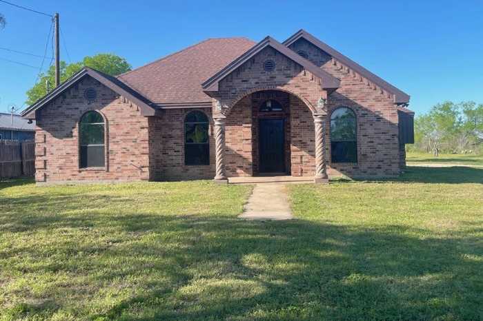 photo 1: 28 Colwell, Hebbronville TX 78361