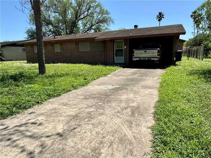 photo 1: 607 W Miller Street, Falfurrias TX 78355