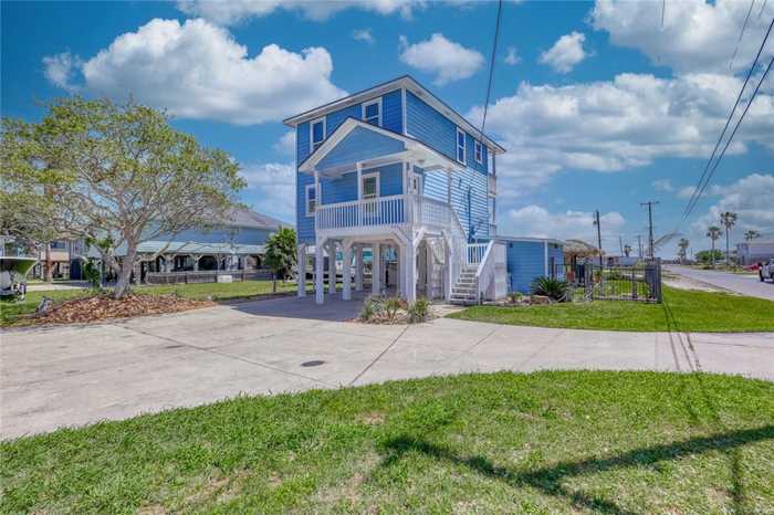 photo 1: 4041 Laguna Shores Road, Corpus Christi TX 78418