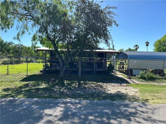 photo 2: 9006 County Road 483, Mathis TX 78368