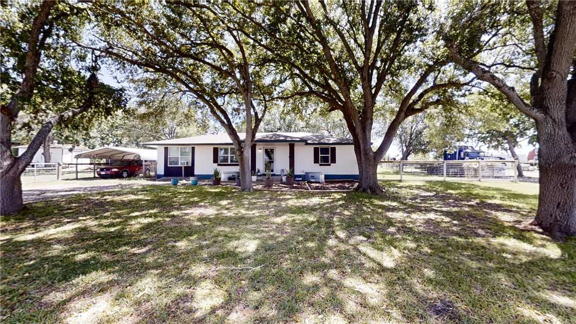 photo 1: 109 Lakeview Drive, Lake City TX 78368