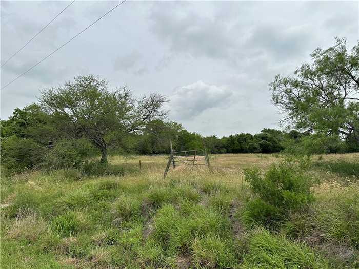 photo 5: 21482 County Road 798, Mathis TX 78368