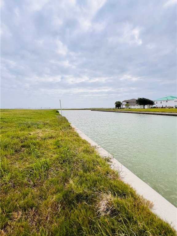 photo 2: 23 Tradewinds Circle, Rockport TX 78382