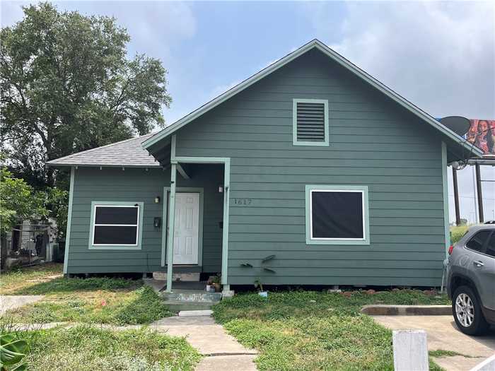 photo 1: 1617 Comanche Street, Corpus Christi TX 78401