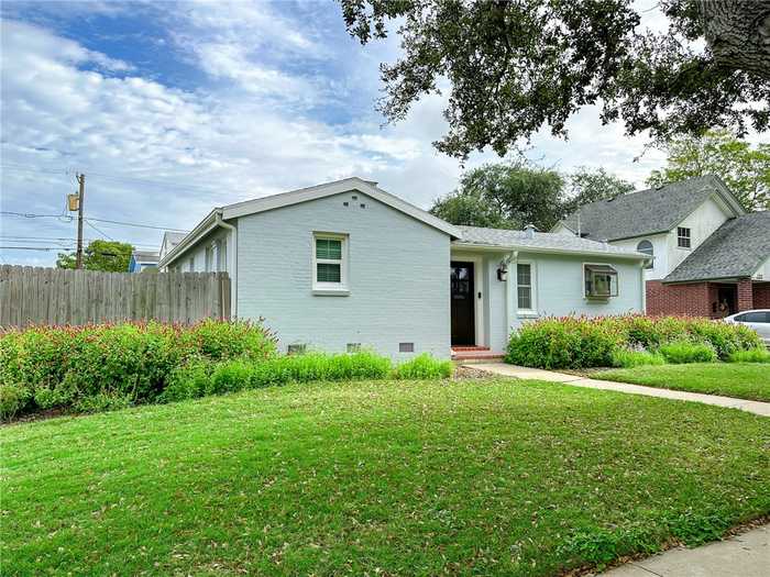 photo 2: 401 Southern Street, Corpus Christi TX 78404