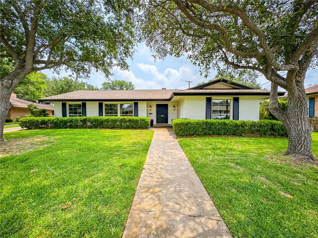 photo 1: 126 Rainbow Lane, Corpus Christi TX 78411