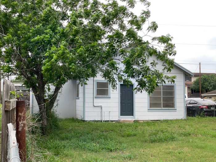 photo 2: 601 E Lucille Street, Hebbronville TX 78361